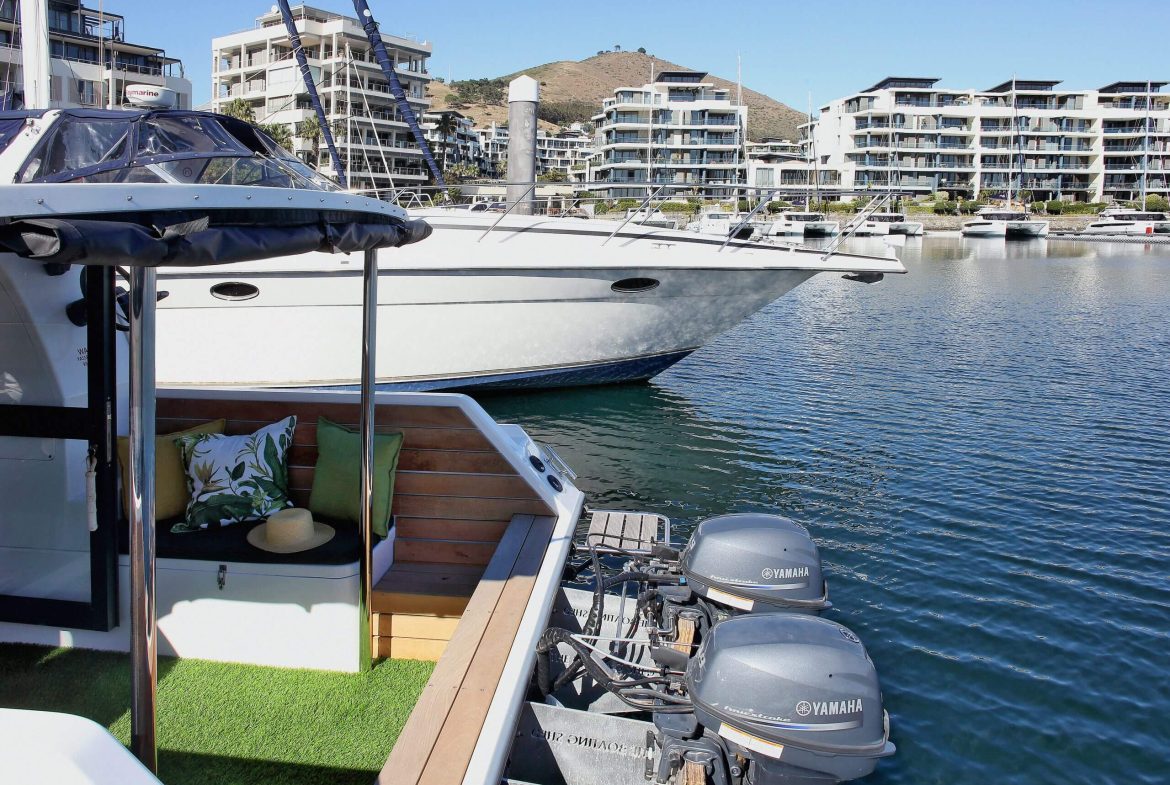 Perfect-Hideaways-Invest-Houseboat-for-Sale-VA-Waterfront-Cape-Town-10-scaled
