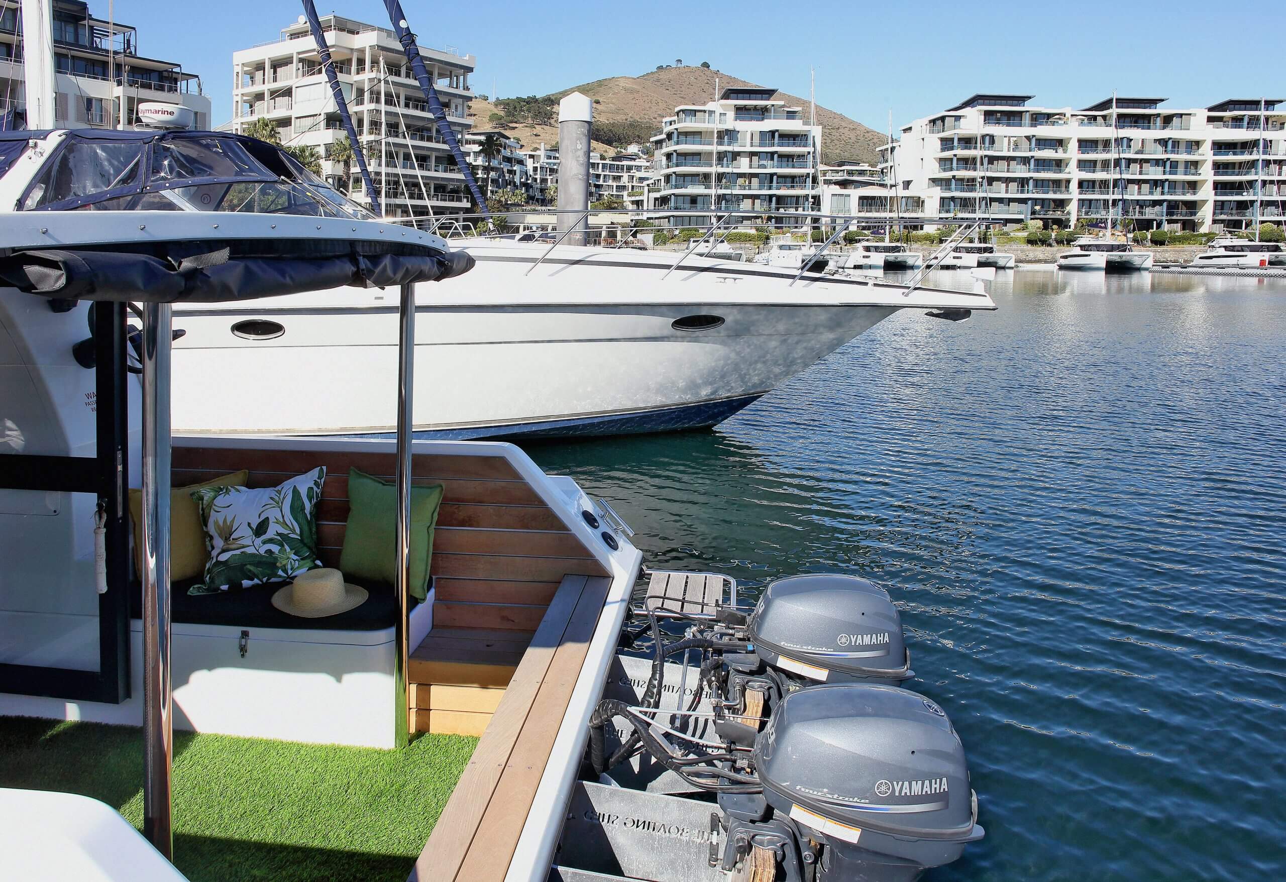 Perfect-Hideaways-Invest-Houseboat-for-Sale-VA-Waterfront-Cape-Town-10-scaled
